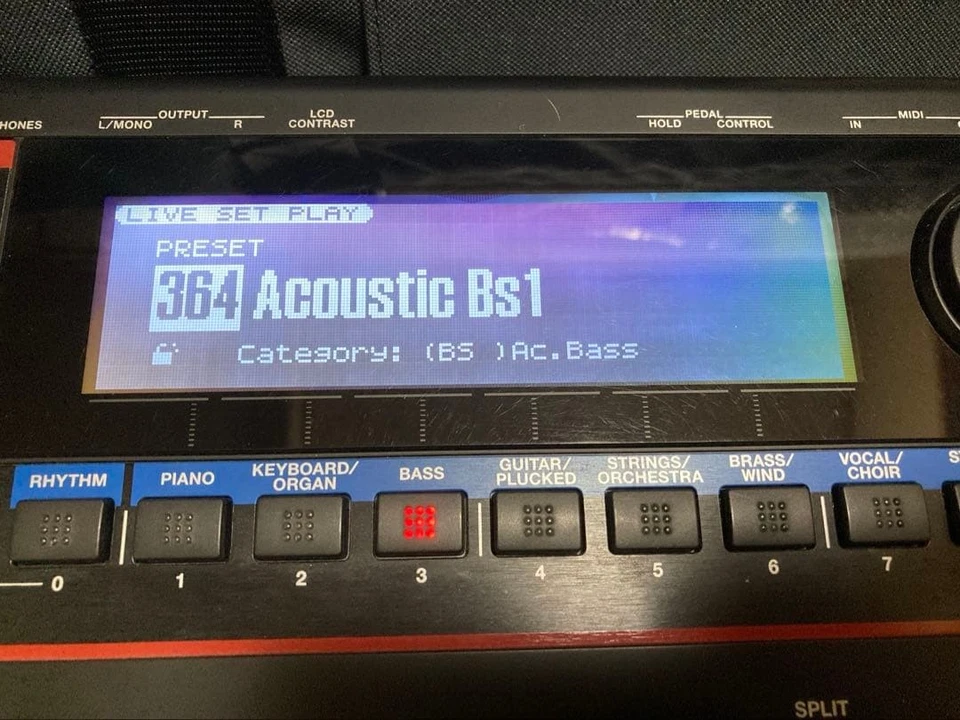 Roland JUNO-Gi Synthesizer Workstation with Soft Case AC Adapter Tested Japan - Image 4 of 4