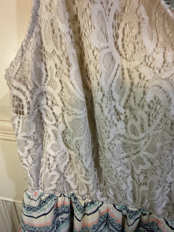 Vestido sin mangas Maurices un corpiño superior de encaje y forrado, falda transparente talla XL Foto 2 de 4