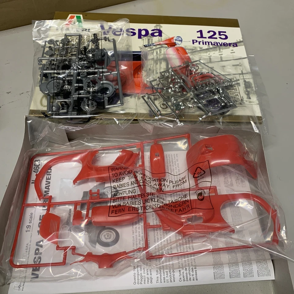 VESPA 125 Primavera ITALERI 1:9 - 4603 | NUOVO | Modellino Collezione Da Montare - Immagine 3 di 4