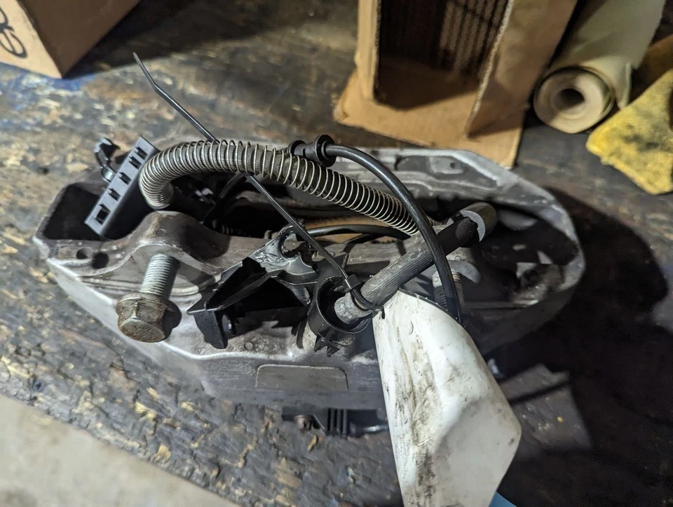 Pinza Pasajero 231 Tipo S Modelos Delantera Se Adapta 13-20 MERCEDES CLASE S  Foto 2 de 4