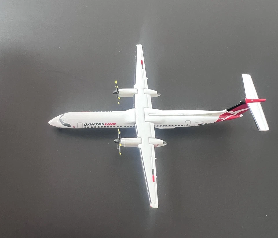 Tablero Herpa 1:500 QantasLink Bombardier 8-Q400 Modelo 509558 con caja - Como nuevo Foto 2 de 4