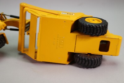 Miniature NZG 1/50 - Scraper Automoteur CAT 627 - TP - Engin De Chantier - Occasion