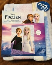 DISNEY  S FROZEN FOREVER Plush Soft Fleece Throw Blanket 40 x 50  New With Tags