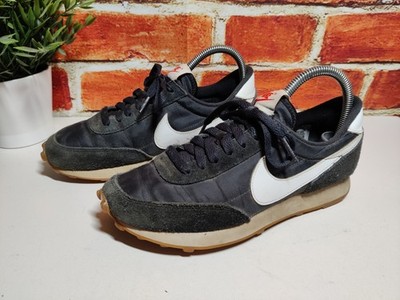 NIKE DAYBREAK UK 4 EU 37,5 DAMEN-LAUFSCHUHE SNEAKER SCHWARZ WEISS
