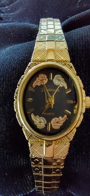 Vintage Rushmore Black Hills Gold Leaves On Black Background Watch