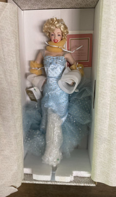 NIB Franklin Mint Marilyn Monroe No Business Like Show Business Doll w/stand
