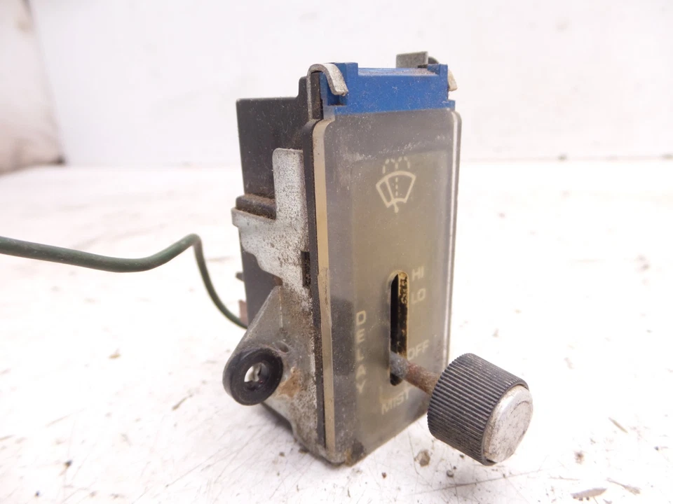 Interruptor limpiaparabrisas Camaro Delay 79-81 sin probar original Foto 2 de 4