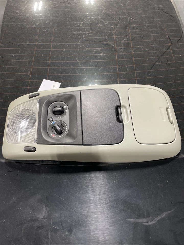 03-10 Ford Explorer Roof Overhead Console Dome Map Light w/ Climate Control Grey - Image 3 of 4