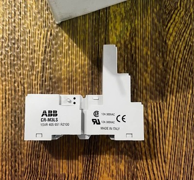 1PC NEW   Relay base CR-M3LS  #ff