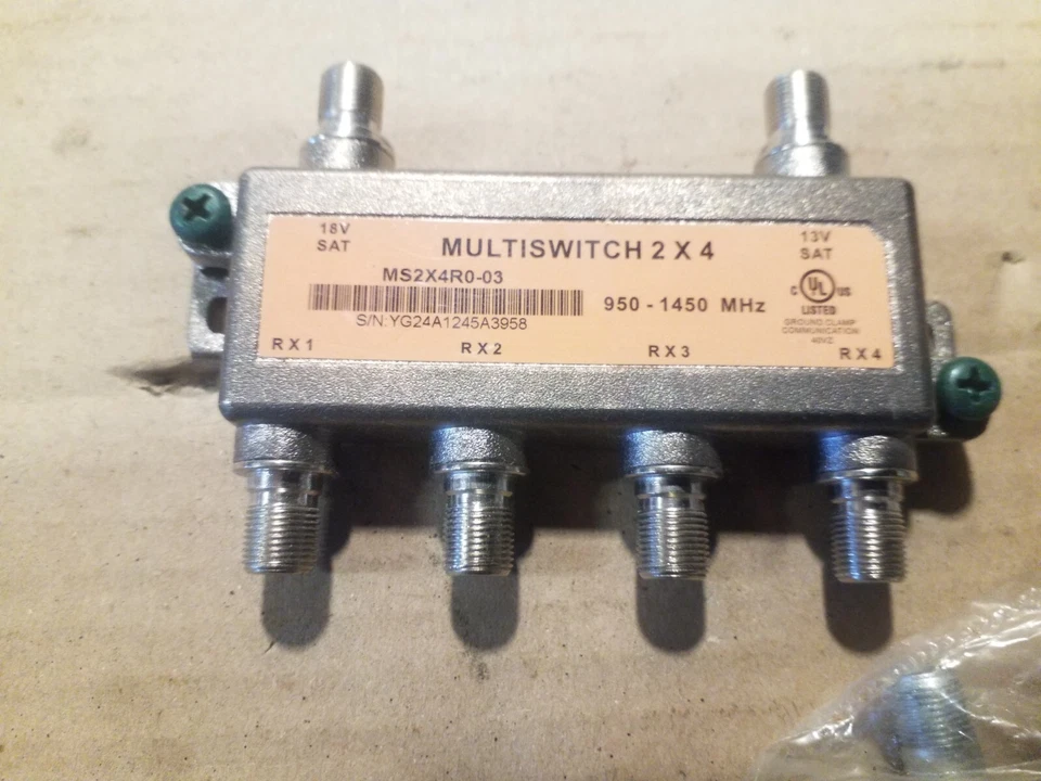 DirecTV 2 X 4 Multi-switch 950-1450 Mhz MS2X4R0-03 + (3) 5-1000Mhz Splitters - Image 3 of 4