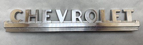 Emblème capot camionnette Chevrolet vintage 1947 - 1953 GM 3692103 CHEVY - Photo 1/10