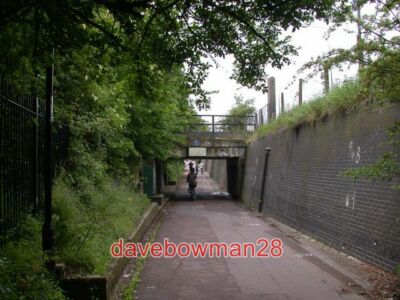 FOTO CAMBRIDGE RADTUNNEL NEBEN DER MILTON ROAD DIESER TUNNEL ERMÖGLICHTE RADFAHRERN