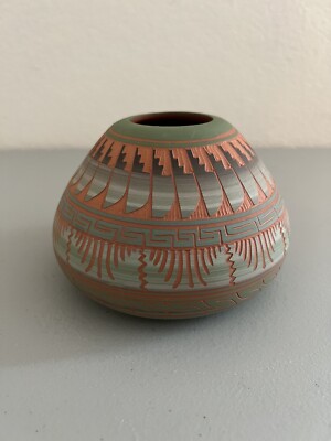 工芸品 Indian handmade pottery 工芸品 Indian handmade pottery Hand Made Pottery Signed by