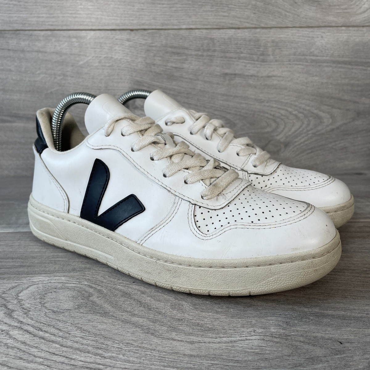 Veja Campo Veja V10 Size Veja Trainers Womens White UK Size