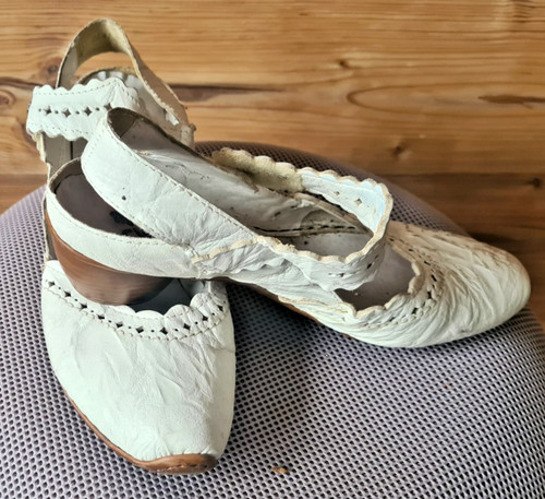 Weiße Pumps von rieker in Gr. 40, Lederausstattung
