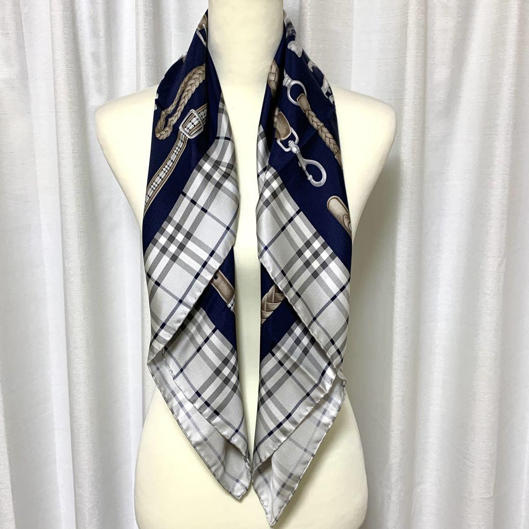 Vintage Burberry Silk Scarf Made in Italy Dog Design 85x85cm Vintage Burberry Silk Scarf Made in Italy Dog Design 85x85cm