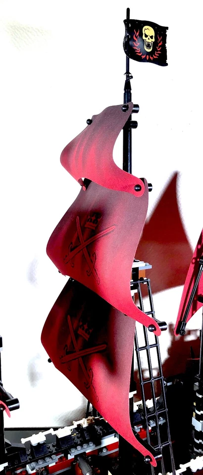 LEGO Pirates des Caraïbes 4195 - Queen Anne's Revenge - !!!SANS FIGURINES!!! - Photo 3/4