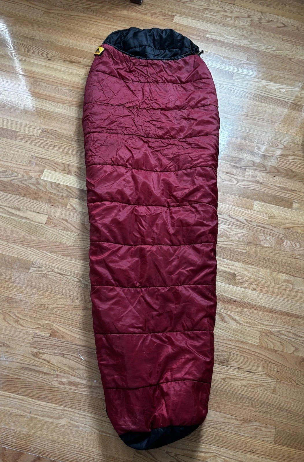 Kelty Catamount 15 Degree Sleeping Bag Mummy Style Older Model Maroon Black