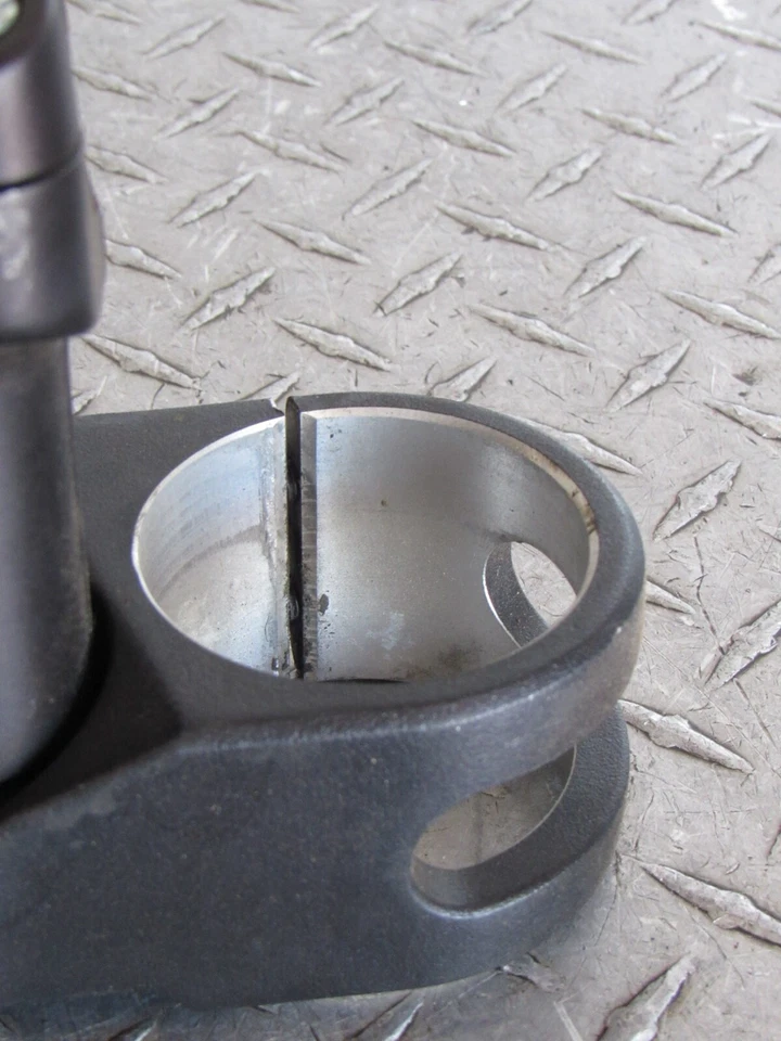 13 Ducati Multistrada 1200S 1200 2013 abrazadera de árbol triple superior Foto 3 de 4