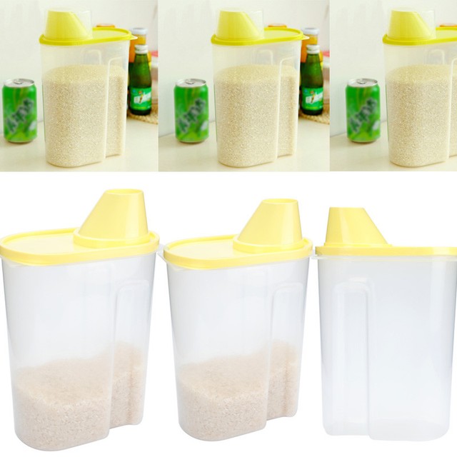 dry food container with scoop