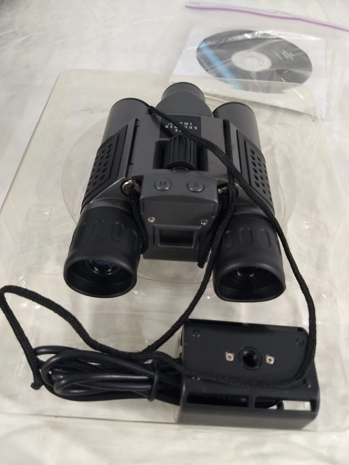Sharper Image Digital Binoculars Built in Camera w/ CD Software & Accessories - Image 3 of 4
