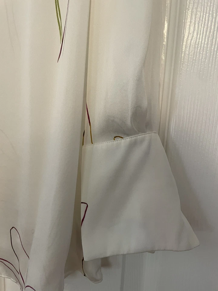 Blusa túnica fluida de seda Theory para mujer blanca con estampado floral manga larga pequeña Foto 3 de 4