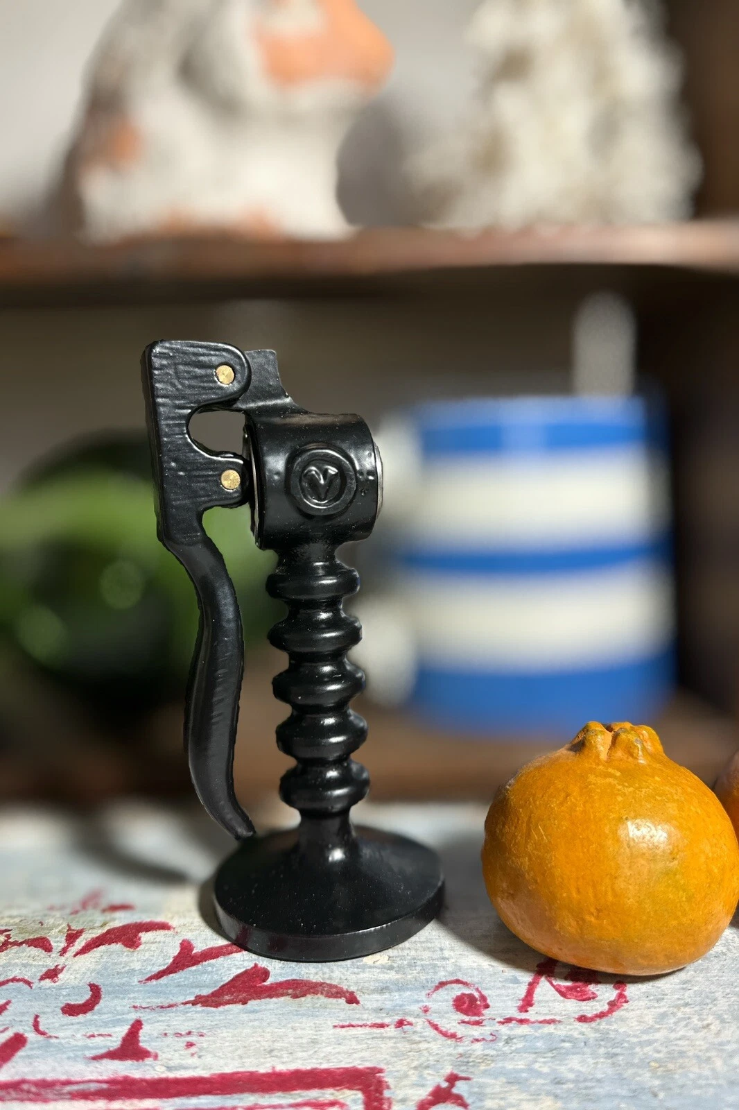 VINTAGE ROBERT WELCH BLACK CAST IRON GALIC PRESS - BRITISH ROBERT WELCH DESIGN
Opens in a new window