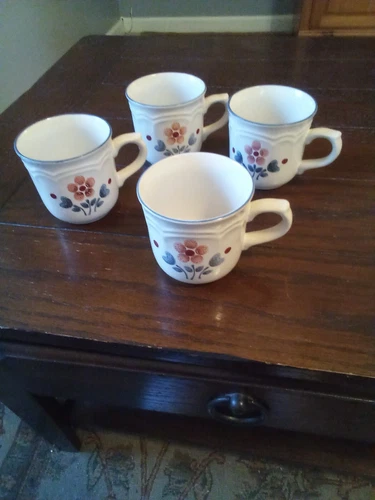 Cumberland Stoneware Brambleberry Pattern Tea Coffee Cups Set of 4