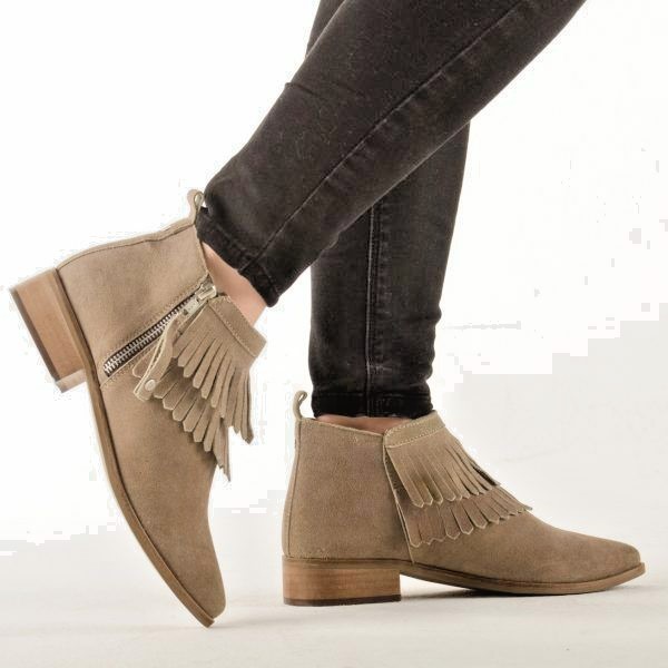 Botín de gamuza cómodo con flecos de tacón bajo beige de cuero genuino para mujer