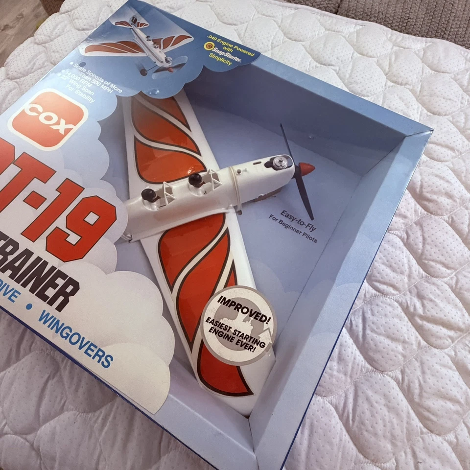 RARE Sealed Cox PT‑19 Flight Trainer – White/Red Wings – Mint – Only One Listed - Image 2 of 4