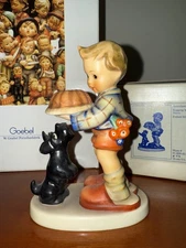 'Begging His Share' Goebel Hummel #9 MINT Cond. W/ Box