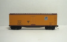 N Scale Micro Trains Soo Line 40'  double door sheathed wood reefer # 2018