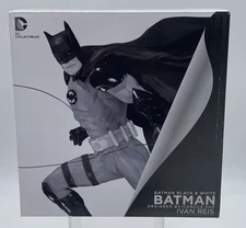 DC Collectibles - Batman Black & White Statue By Ivan Reis- #131/5200 SEALED