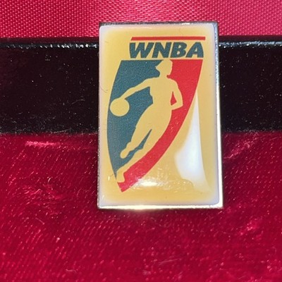 VINTAGE WNBA BASKETBALL PIN BADGE (RARE)