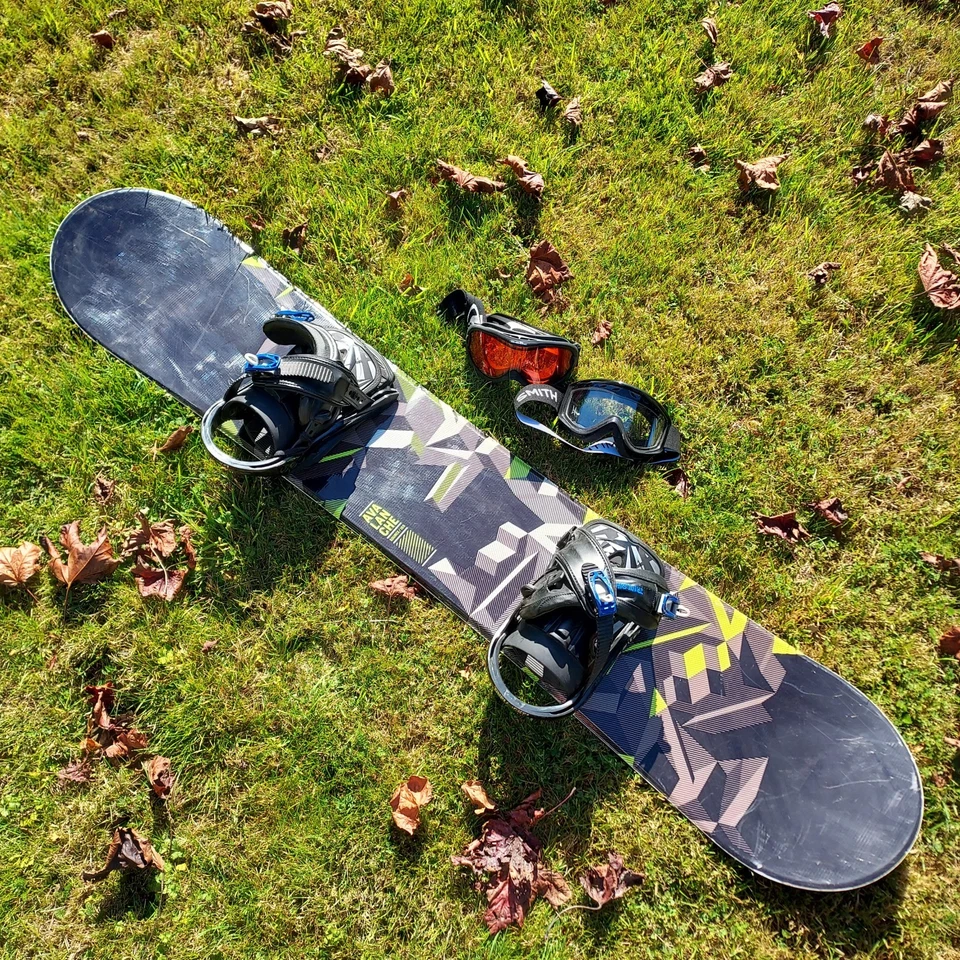 AVALANCHE Snowboard: SOURCE / 155 | Black & Lime Green w/ TripleNickel Bindings - Image 2 of 4