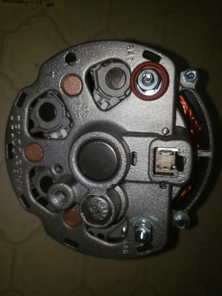 1970 年 Oldsmobile Cutlass/442 Delco #1100777(改装)55 安培原始设备制造商发电机 — 第 3/4 张图片