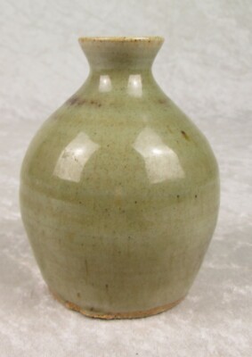 Gary Hatcher Pine Hills Pottery Bud Vase Gloss Green Glaze 4-3/8 in Tall Marked