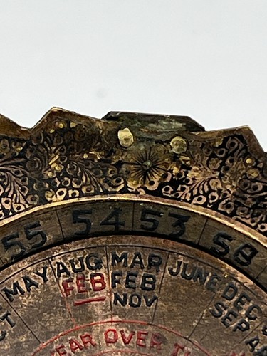 Calandar Perpetual LATÓN PARA 20 AÑOS 1940 A 1960 pátina soporte de mesa 3 X4" - Imagen 13 de 13
