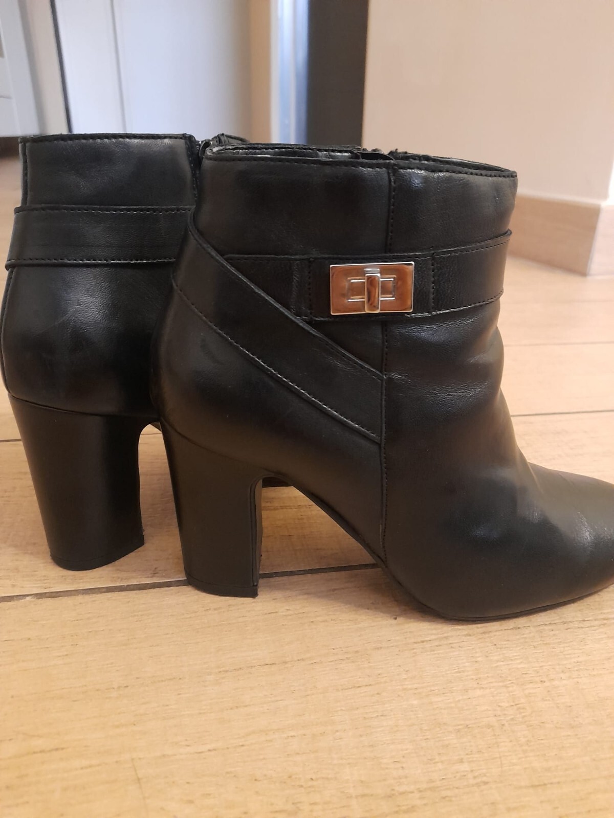 Foto 1 di 4