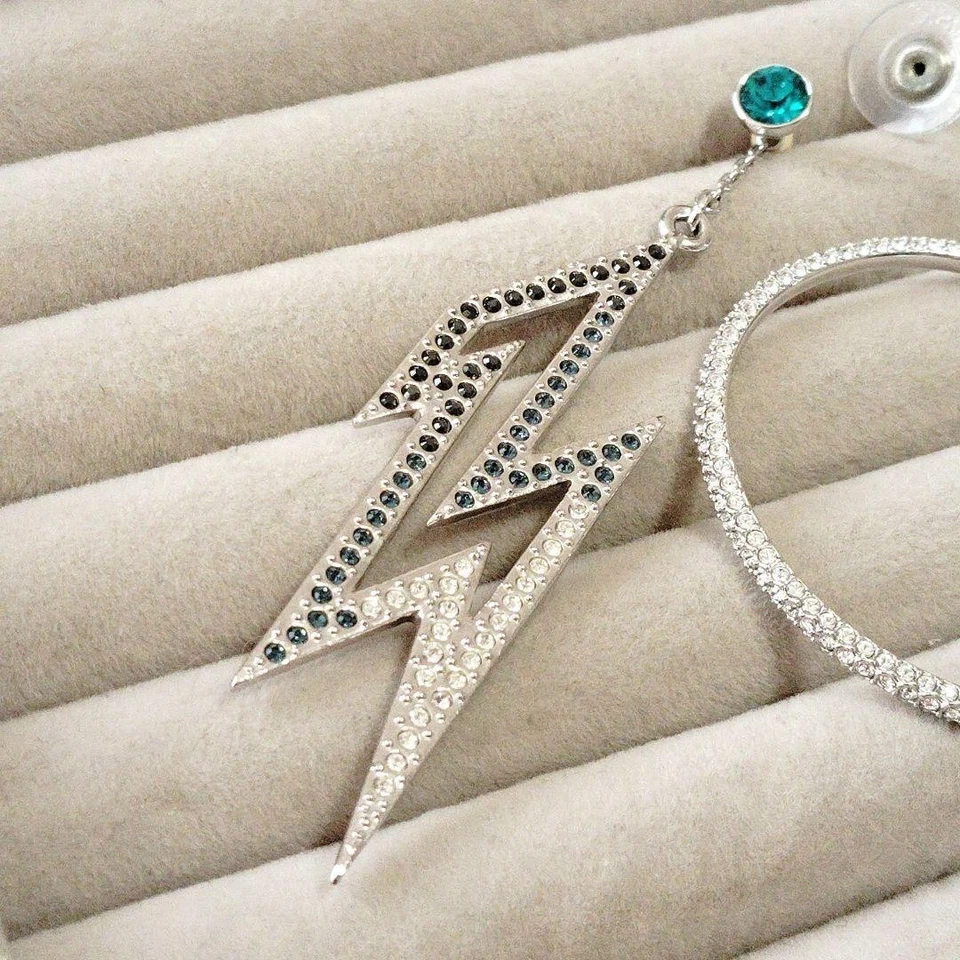 Lot de boucles d'oreilles simples en argent SWAROVSKI S00015 en parfait état - Photo 4/4