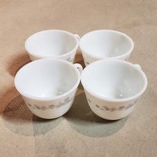 Vintage Pyrex Ribbon Bouquet Milk Glass Coffe...