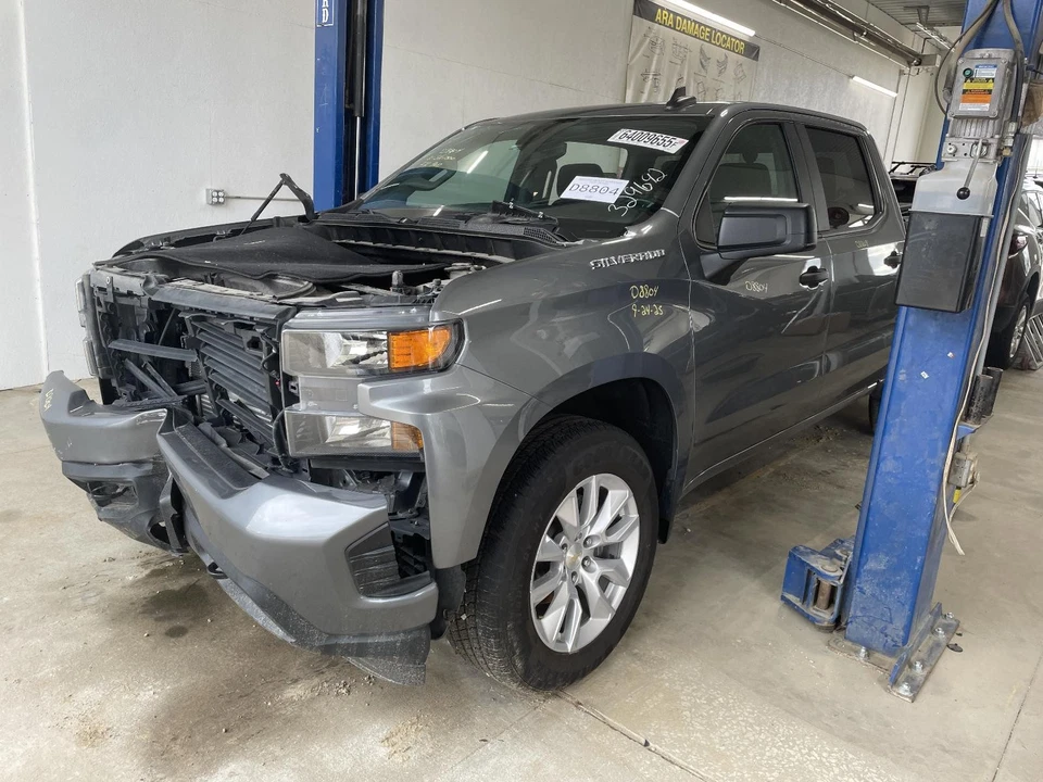 Used Left Headlight Assembly fits: 2021 Chevrolet Silverado 1500 pickup classic - Image 4 of 4