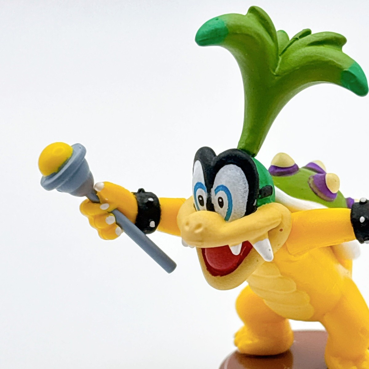 Choco Egg New Super Mario Bros. Wii 2 Mini Figure 
