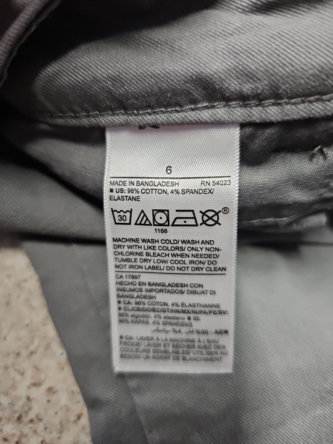 Old Navy Women's Solid Gray Khaki Pixie Capris Si… - image 6