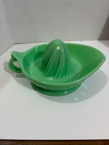 MARTHA BY MAIL FENTON JADEITE CITRUS LEMON JUICER REAMER
