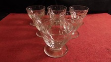 Service de 6 verres a vin blanc en cristal de Baccarat modèle Charmes H6 cm