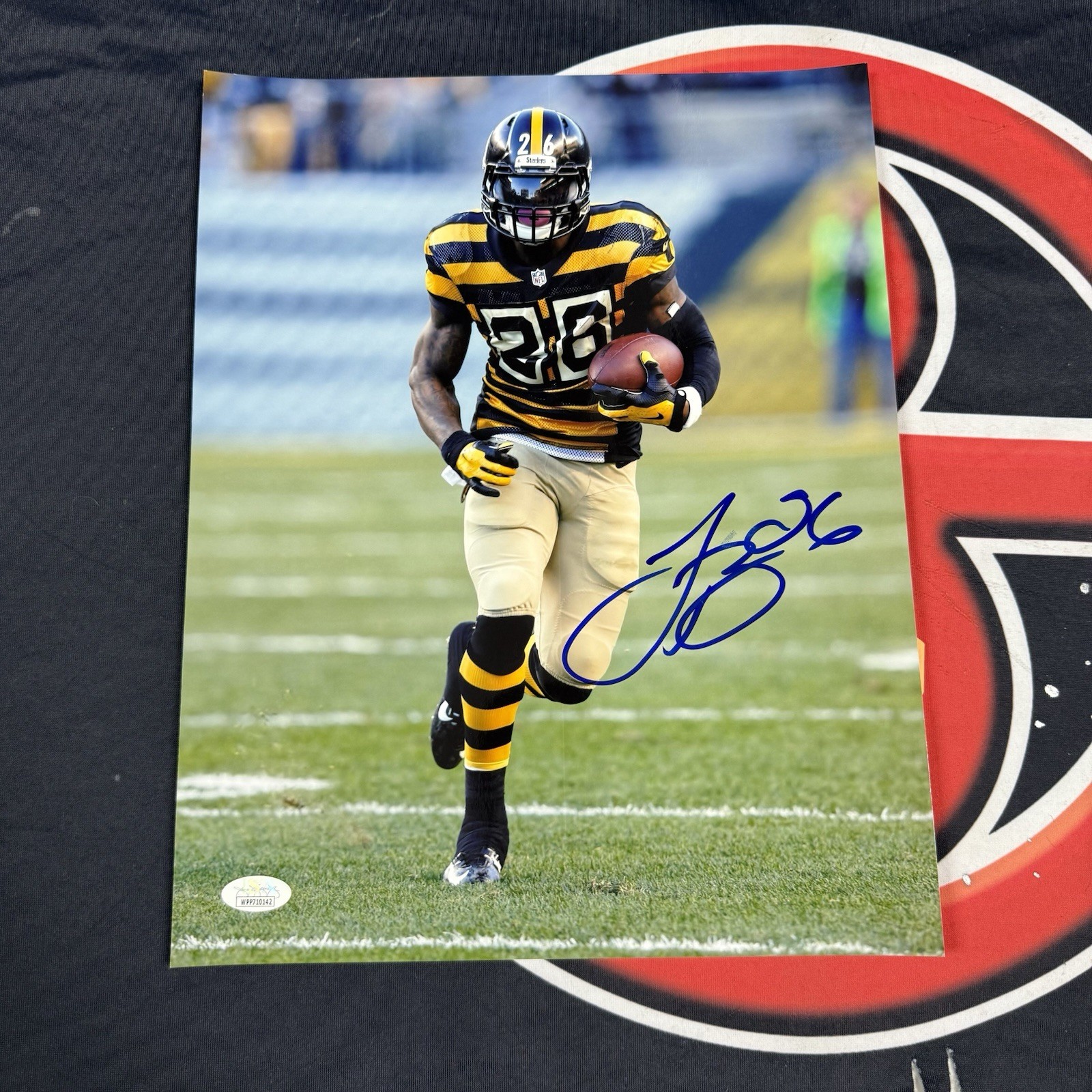 Le'Veon Bell Autographed Signed Pittsburgh Steelers 11x14 Photo JSA COA 