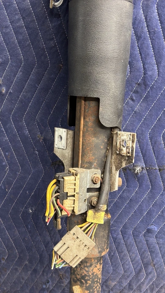 80-86 Ford F150 Truck Bronco MANUAL Transmission Steering Column W Key NON Tilt - Imagem 3 de 4