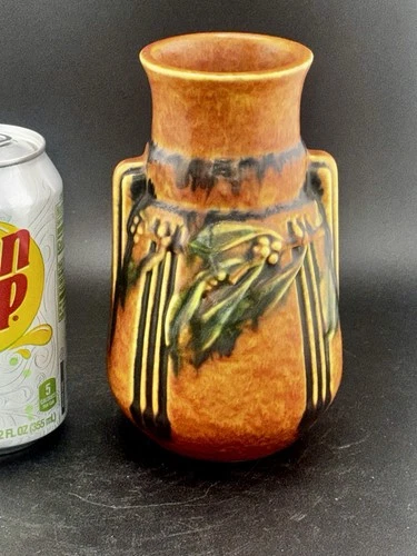 Roseville 7” Russet Laurel In Excellent Mint Condition