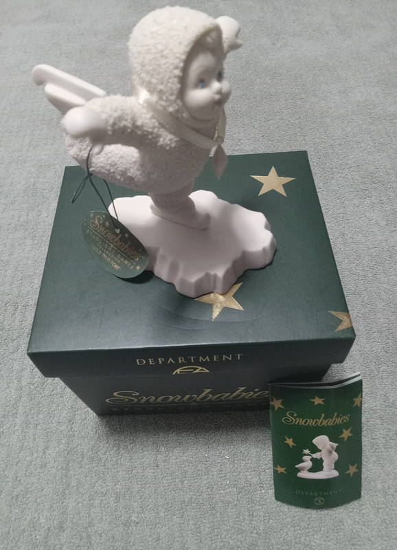 Snowbabies Department 56 "Hold That Pose" with original  box